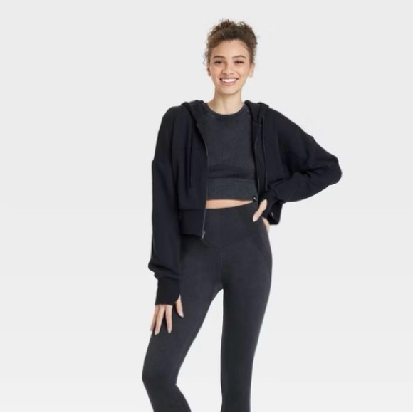 NWT JoyLab Women’s Seamless Crop Short Sleeve Shirt Size XS Flexible Knit Black - Picture 3 of 13